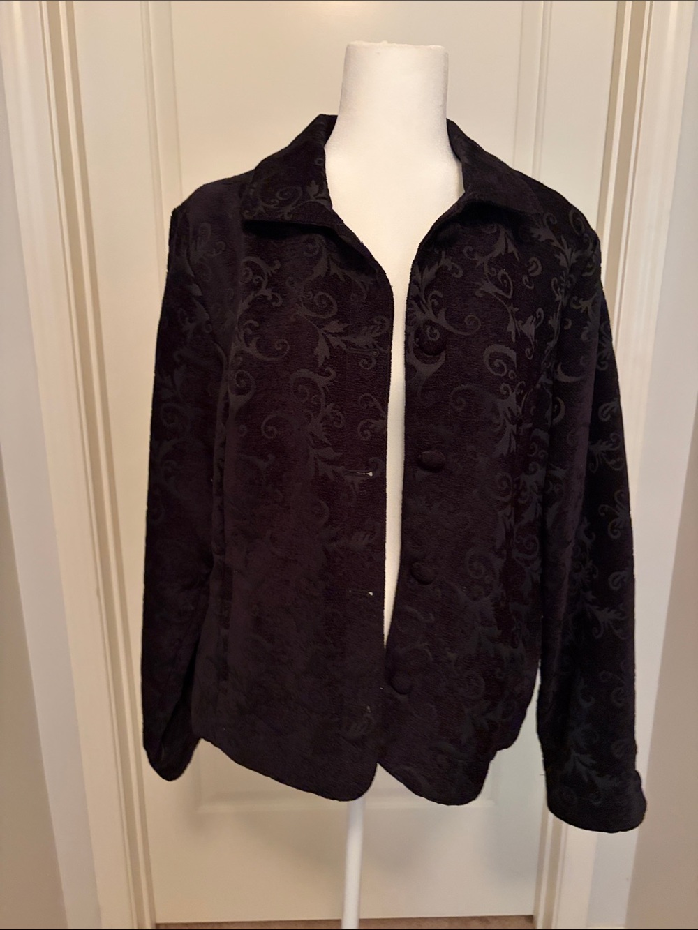 Croft and Barrow Women's Black Textured Button-Front Jacket
